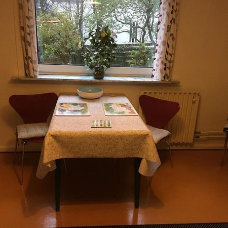 Roligt Centralt Beliggende Lejlighed I Торсхавн Экстерьер фото